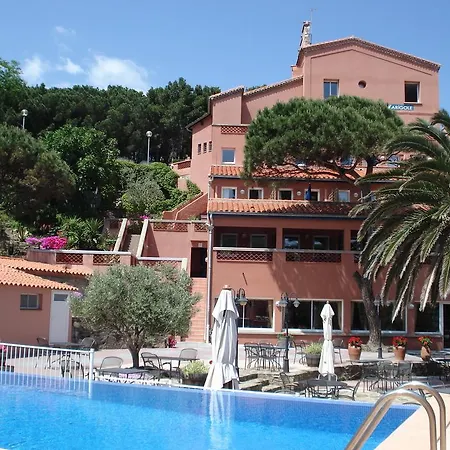L'arapede Hotel 3*