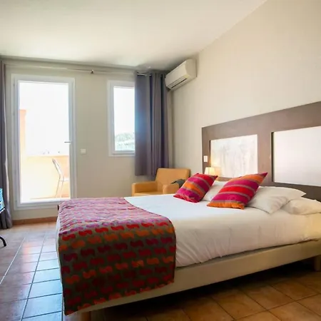 L'arapede Hotel 3*