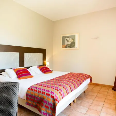 Hotel L'arapede 3*